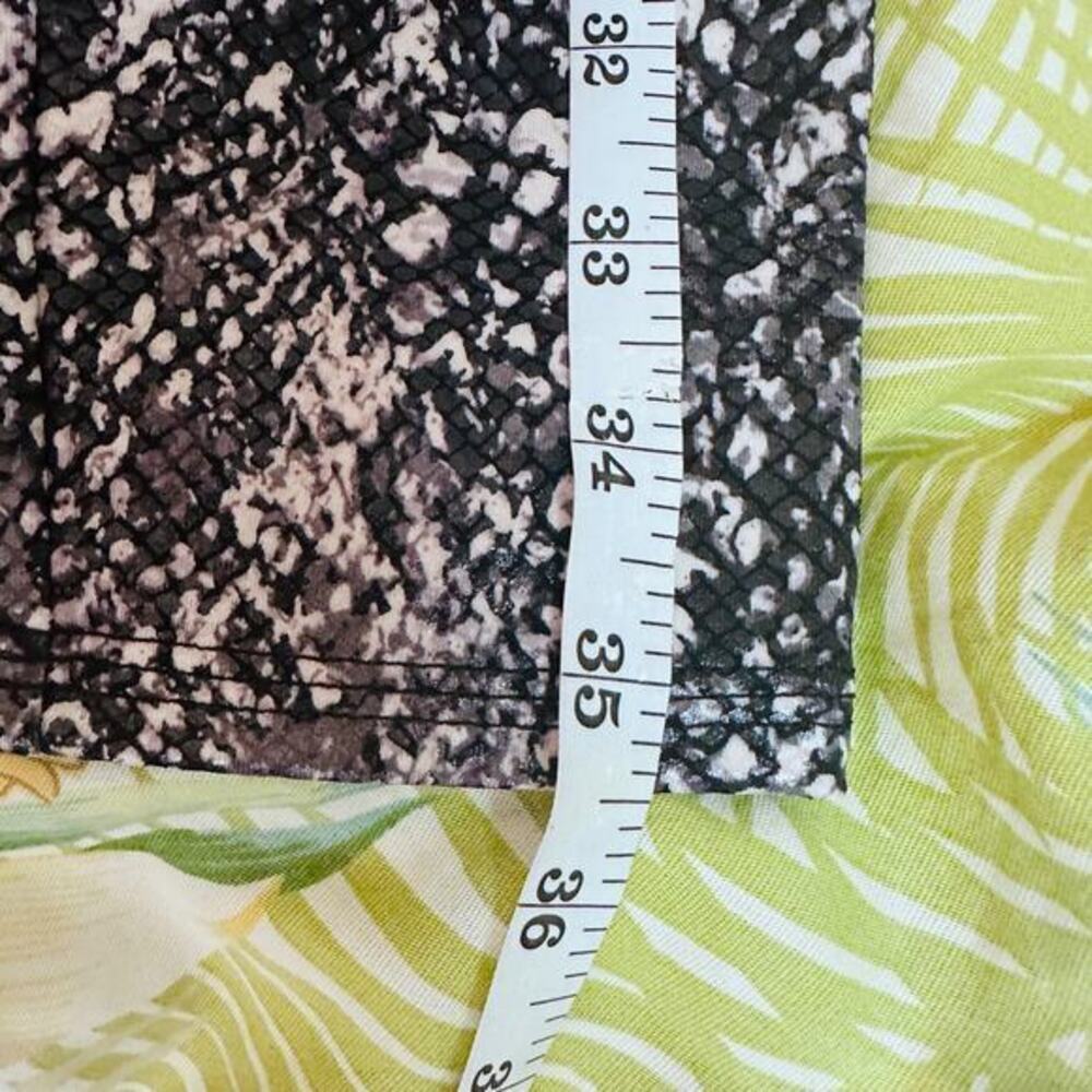 SPANX Faux Leather Snake Shine Leggings Size M High Waisted Workout & Casual - Picture 8 of 10
